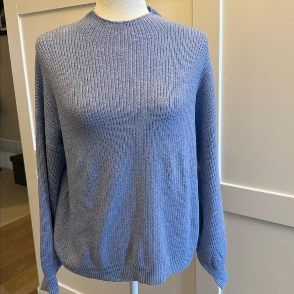 NWT PINQUE brand periwinkle finely lined ribbed sweater with balloon sleeves.